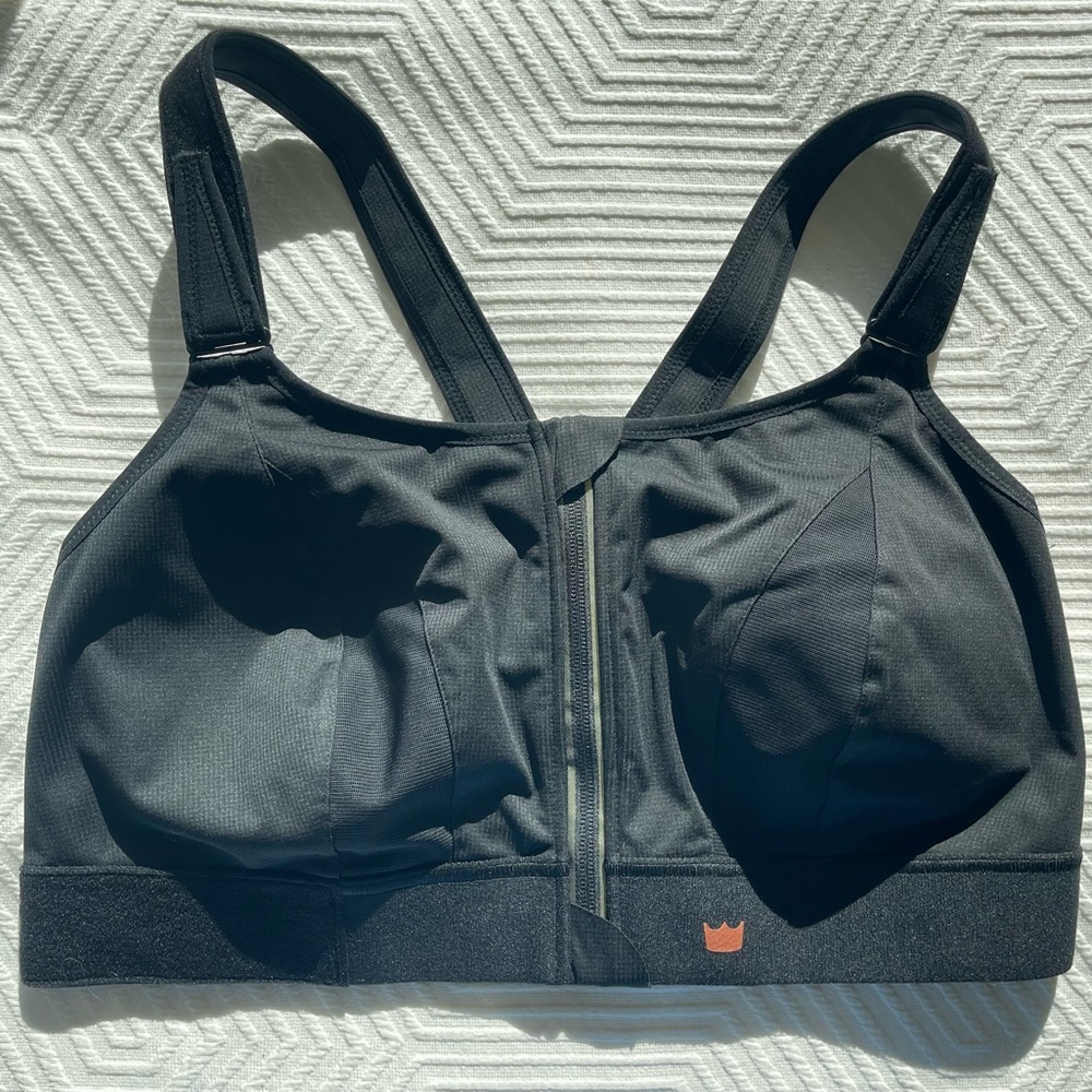 SHEFIT The Ultimate Black Sports Bra with Laundry Bag Running Training 4Luxe NWT